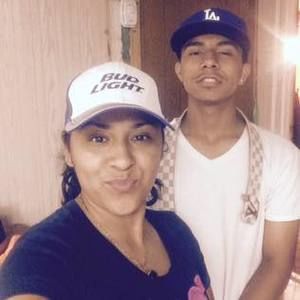 Meet your Posher, Carlos